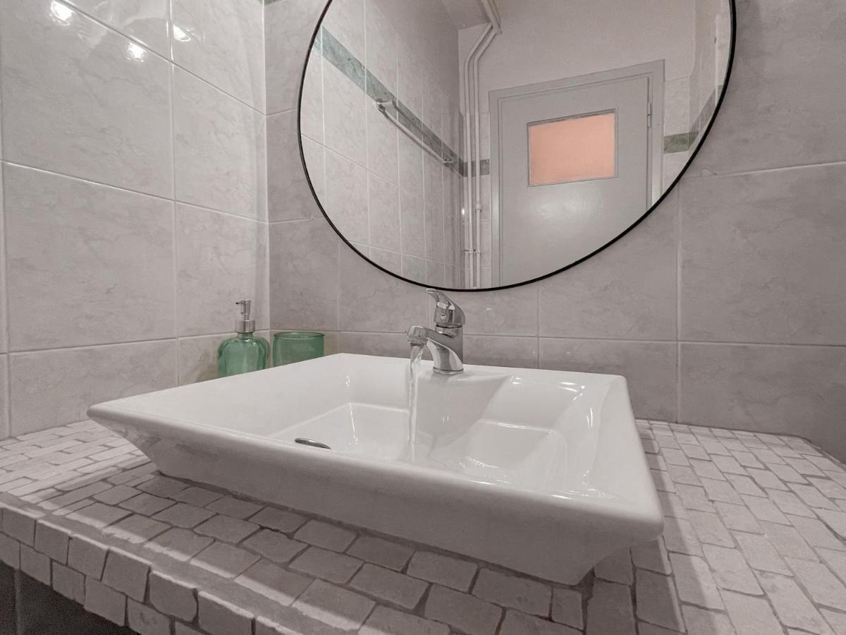 אתונה Cute 1Br Apt With Balcony In The Heart Of The City מראה חיצוני תמונה