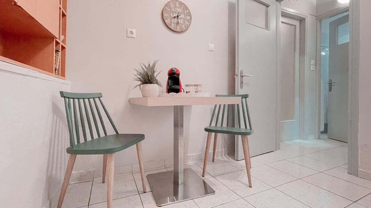 אתונה Cute 1Br Apt With Balcony In The Heart Of The City מראה חיצוני תמונה