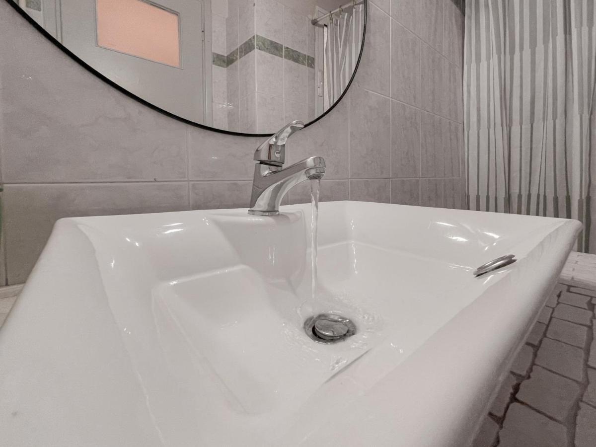 אתונה Cute 1Br Apt With Balcony In The Heart Of The City מראה חיצוני תמונה
